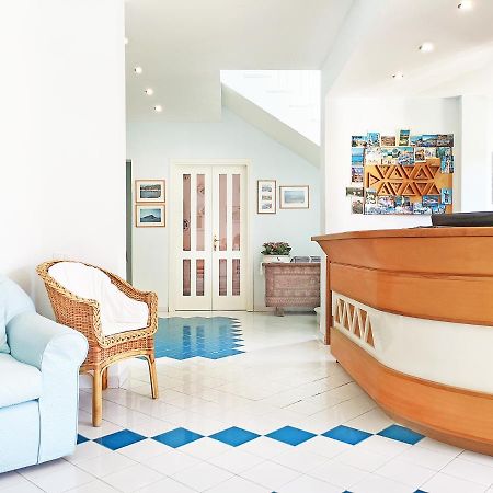 Hotel La Lampara Golfo Aranci Eksteriør billede
