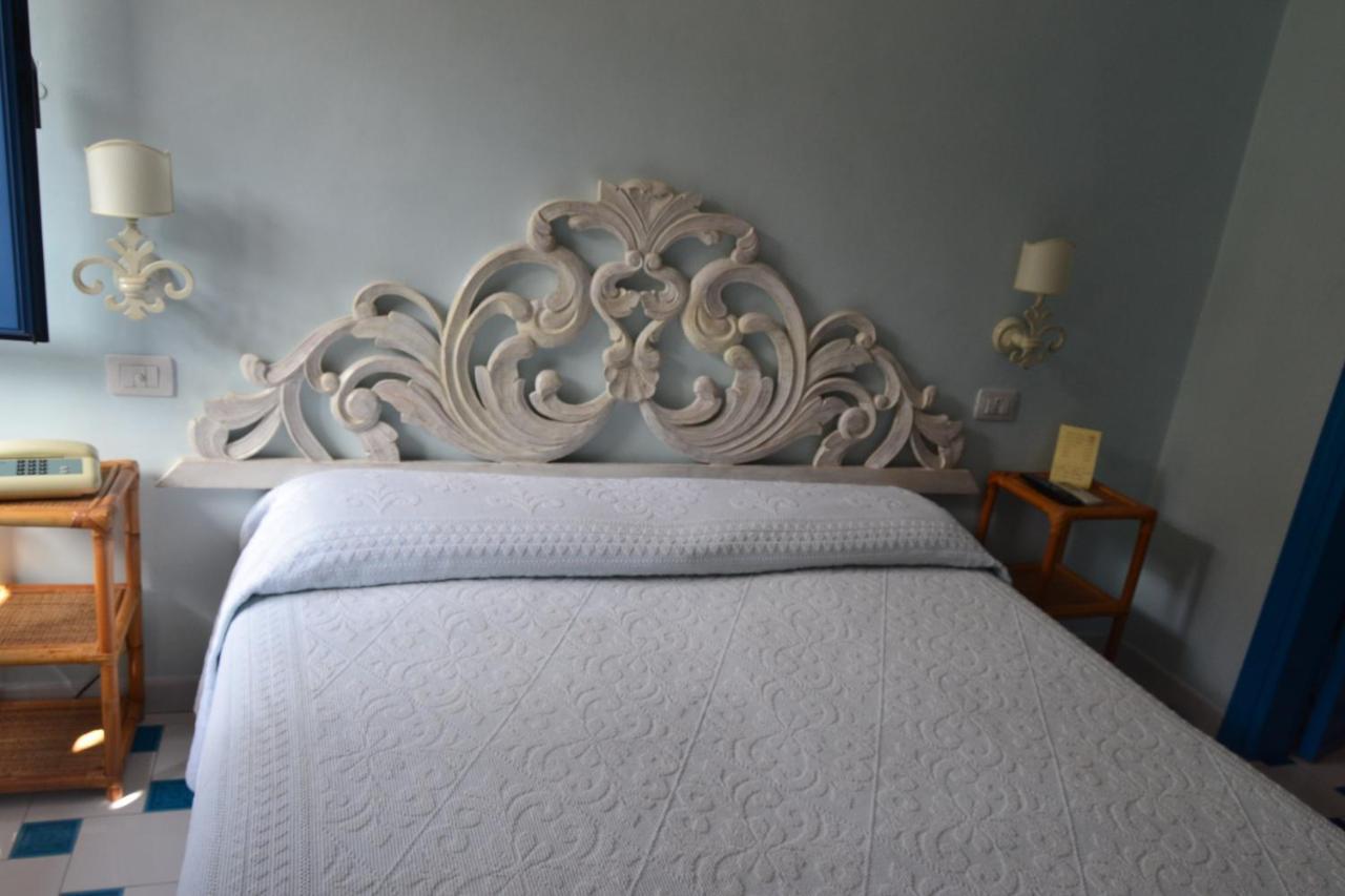 Hotel La Lampara Golfo Aranci Værelse billede